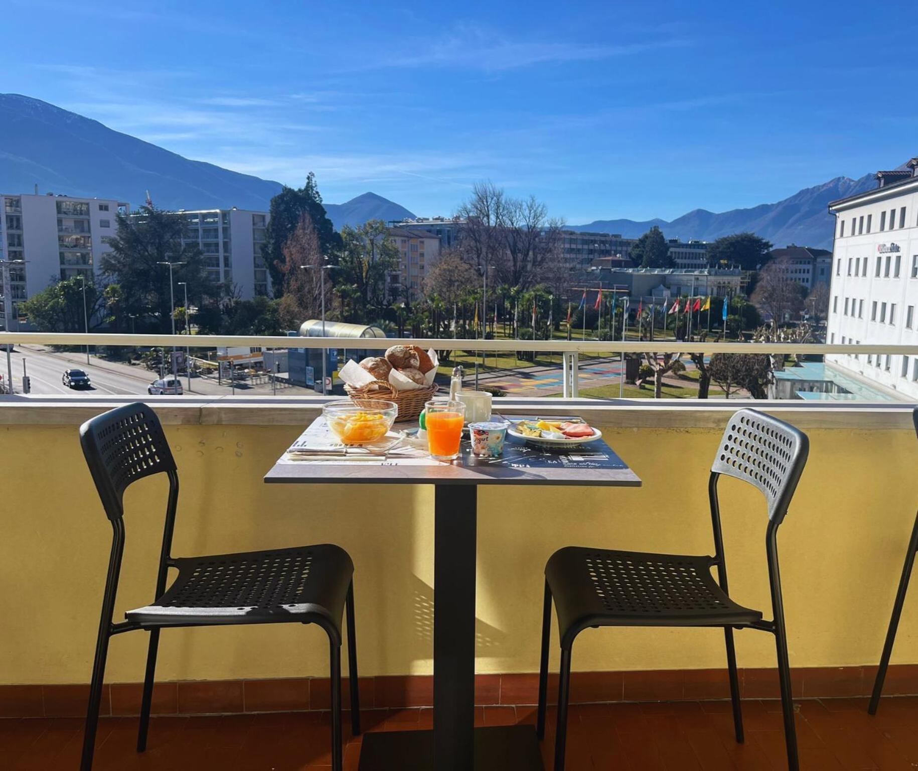 Hotel Rondinella Локарно Экстерьер фото