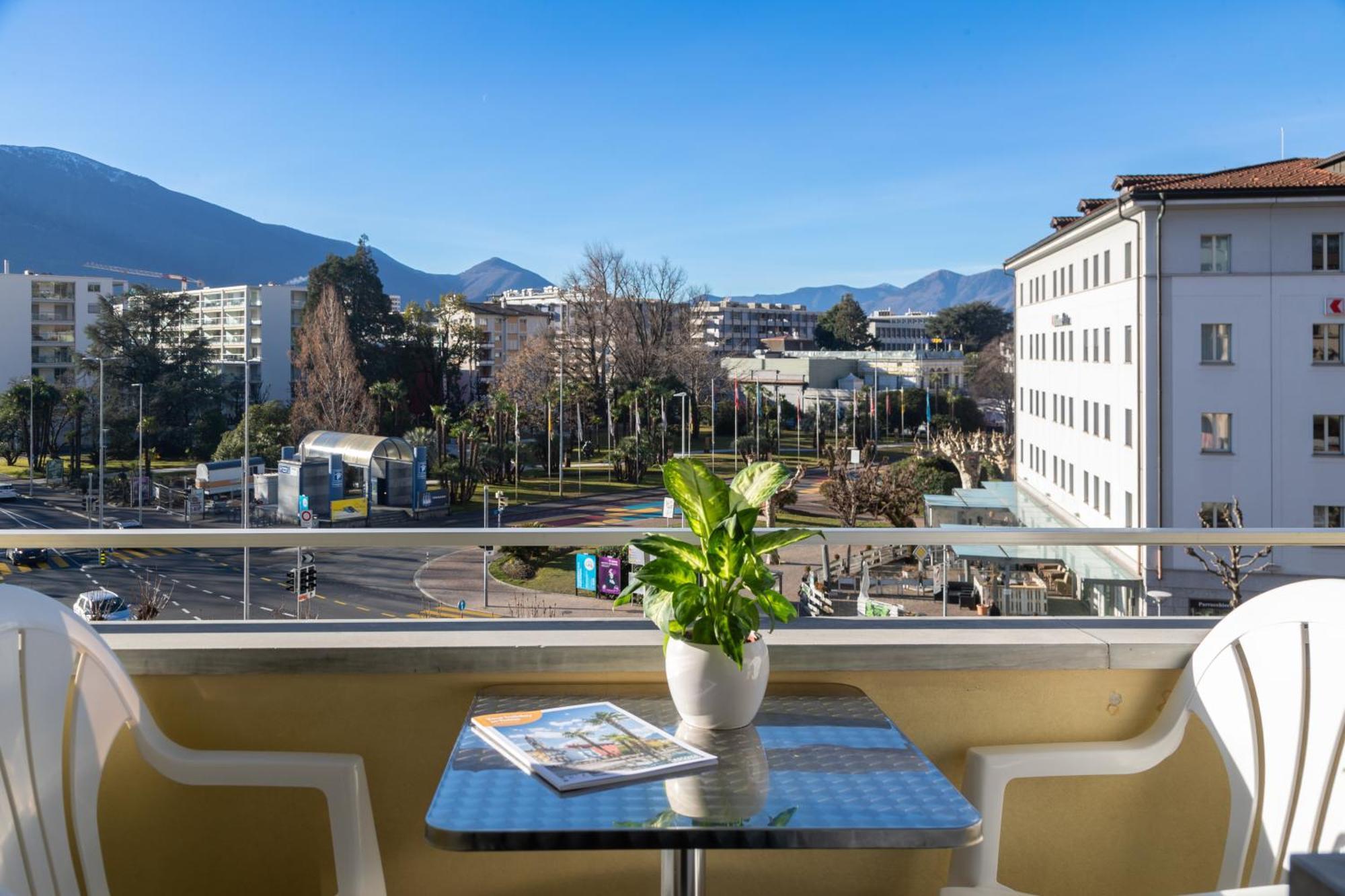 Hotel Rondinella Локарно Экстерьер фото