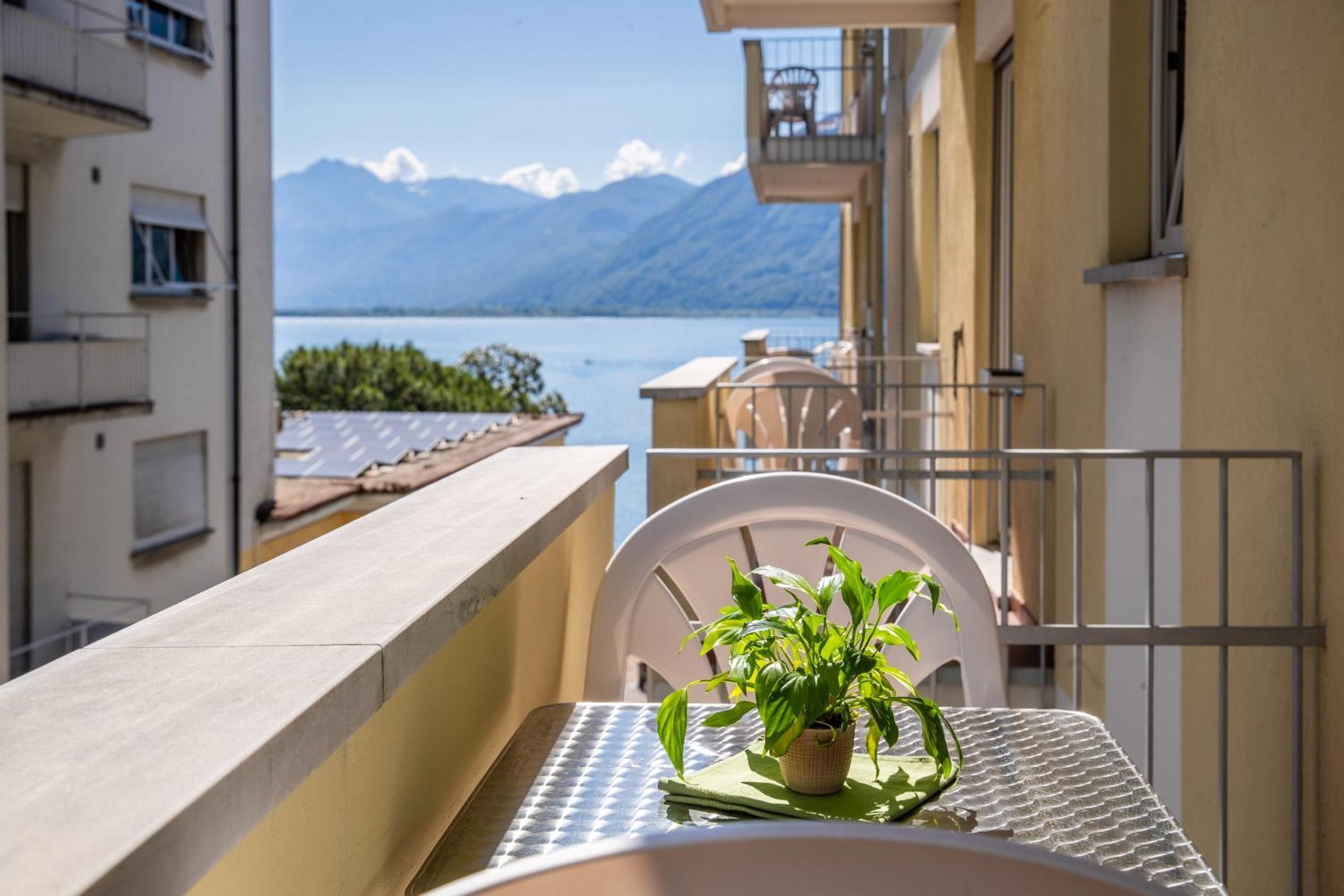 Hotel Rondinella Локарно Экстерьер фото