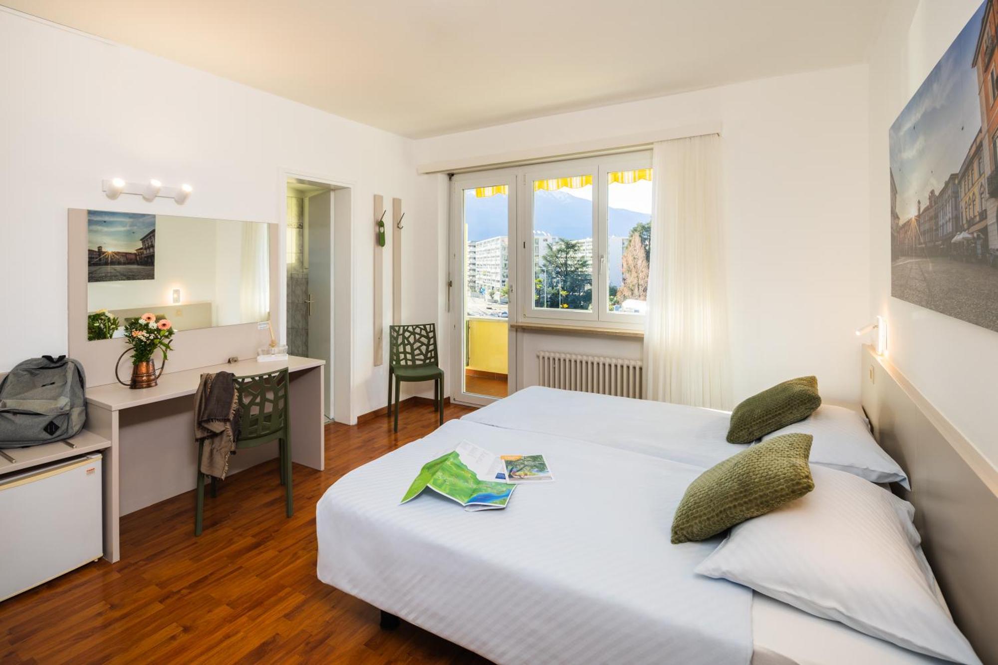Hotel Rondinella Локарно Экстерьер фото