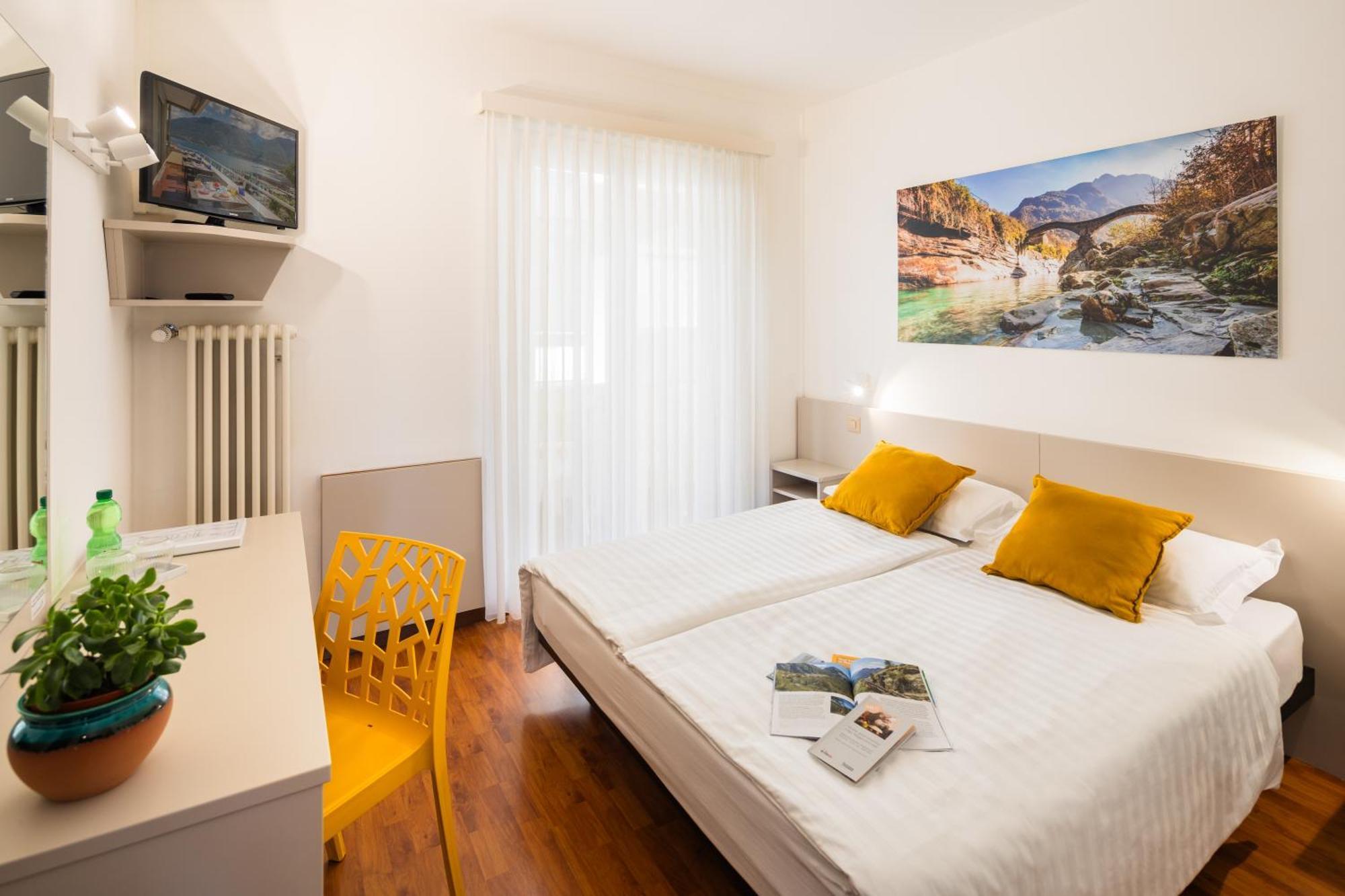 Hotel Rondinella Локарно Экстерьер фото